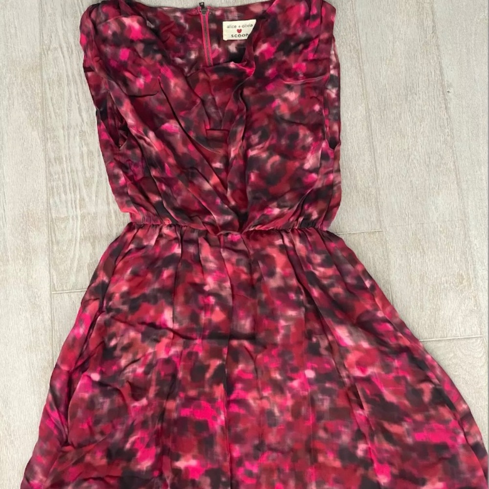 Alice + Olivia New York Scoop Red/Black Mid Length Dress,Medium,100%Silk Lining.